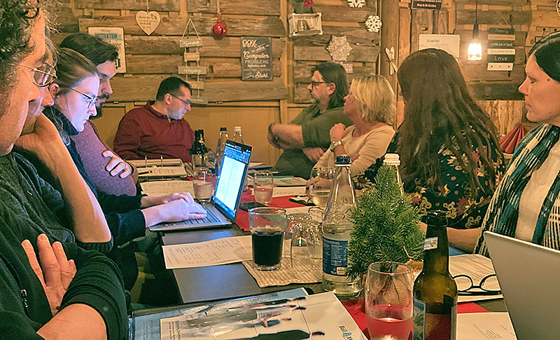 Das OK-Team der Büli-Mäss 2027 legt erste Eckpfeiler fest 2025-1-08_OK-Sitzung-Fonduehuesli_web